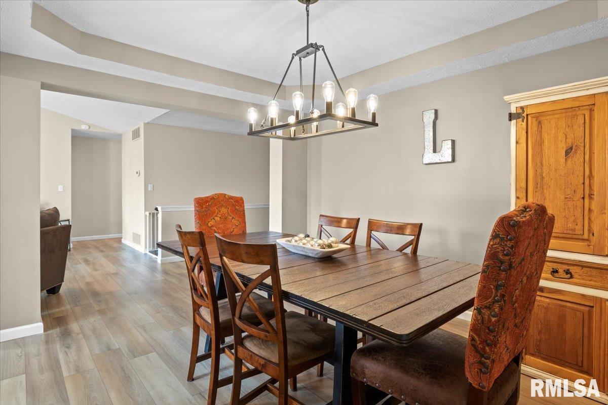 3801 Kerry Boulevard Springfield, IL 62712 - Photo 12 of 50