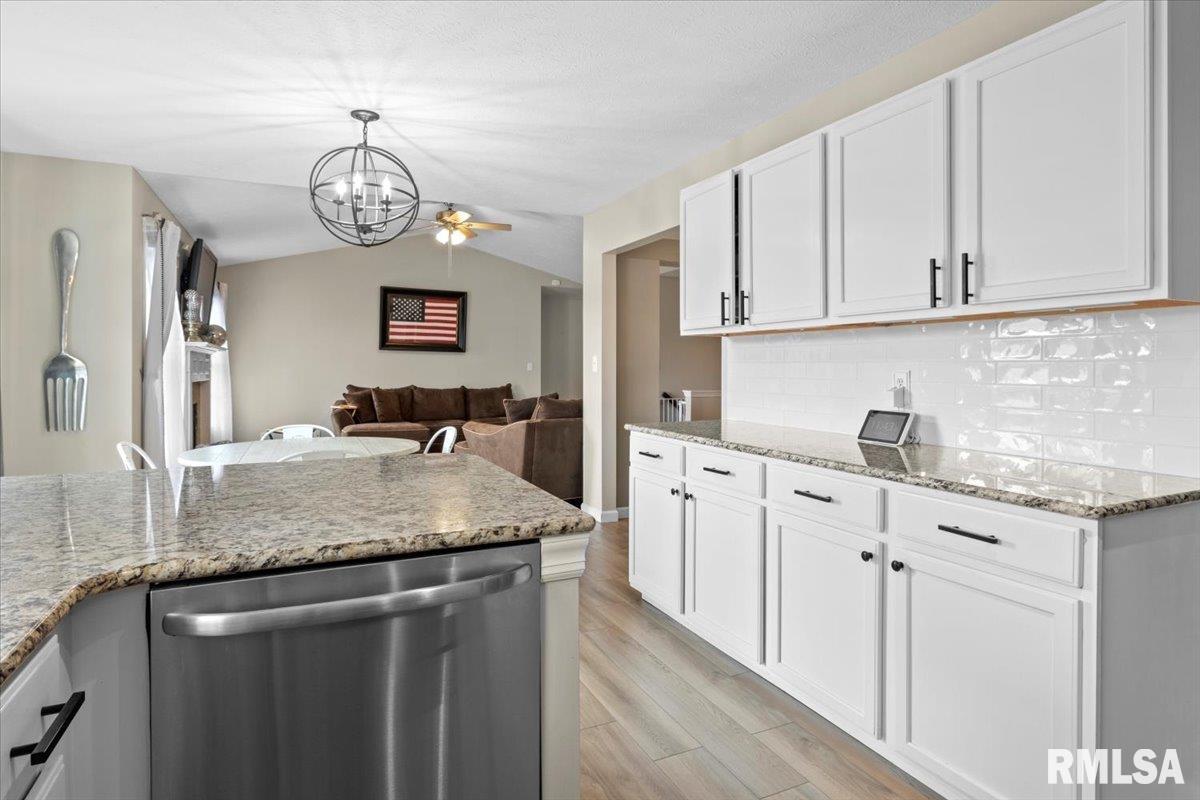 3801 Kerry Boulevard Springfield, IL 62712 - Photo 8 of 50