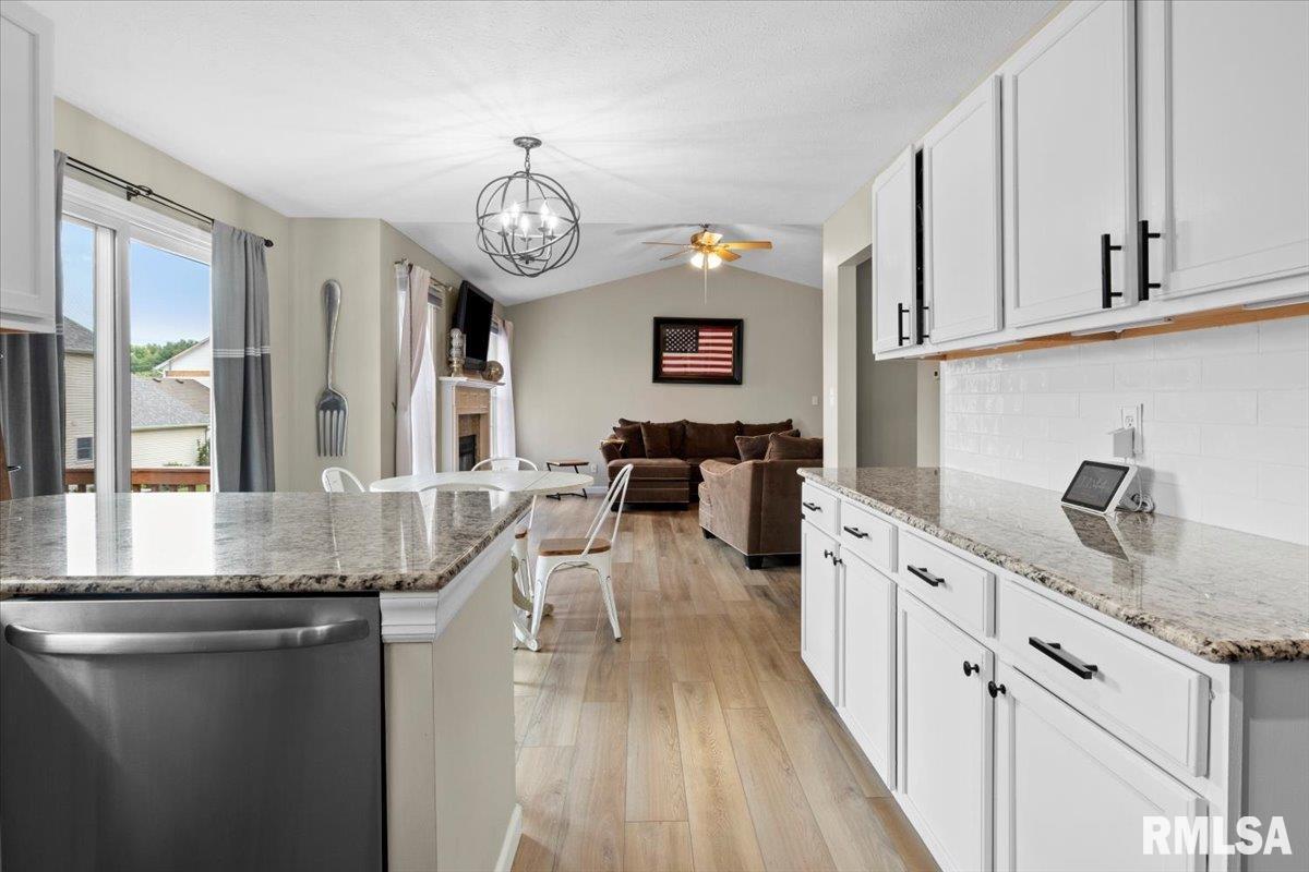 3801 Kerry Boulevard Springfield, IL 62712 - Photo 10 of 50