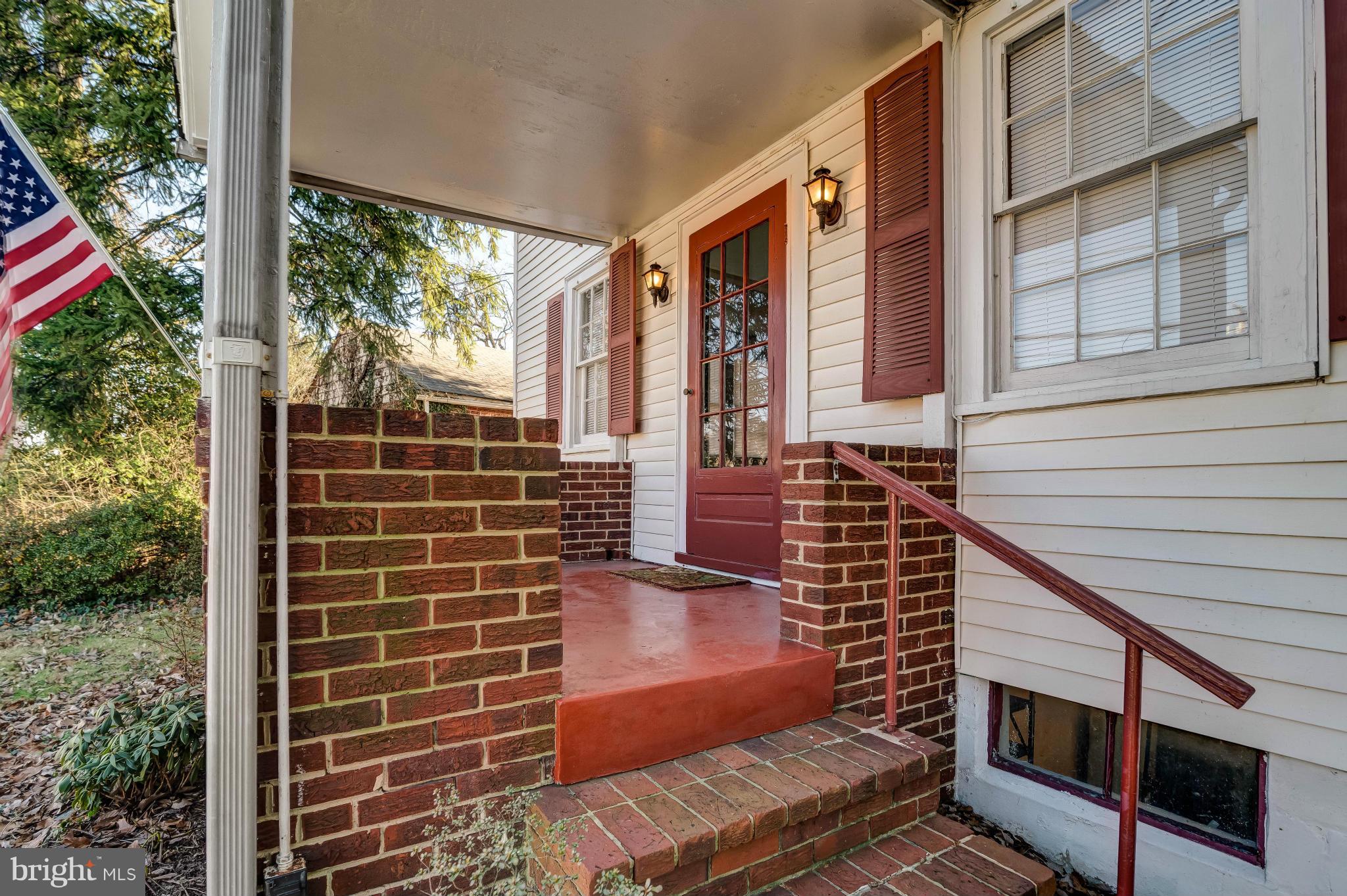 6205 Landover Road Cheverly, MD 20785 - Photo 3 of 30 Front porch