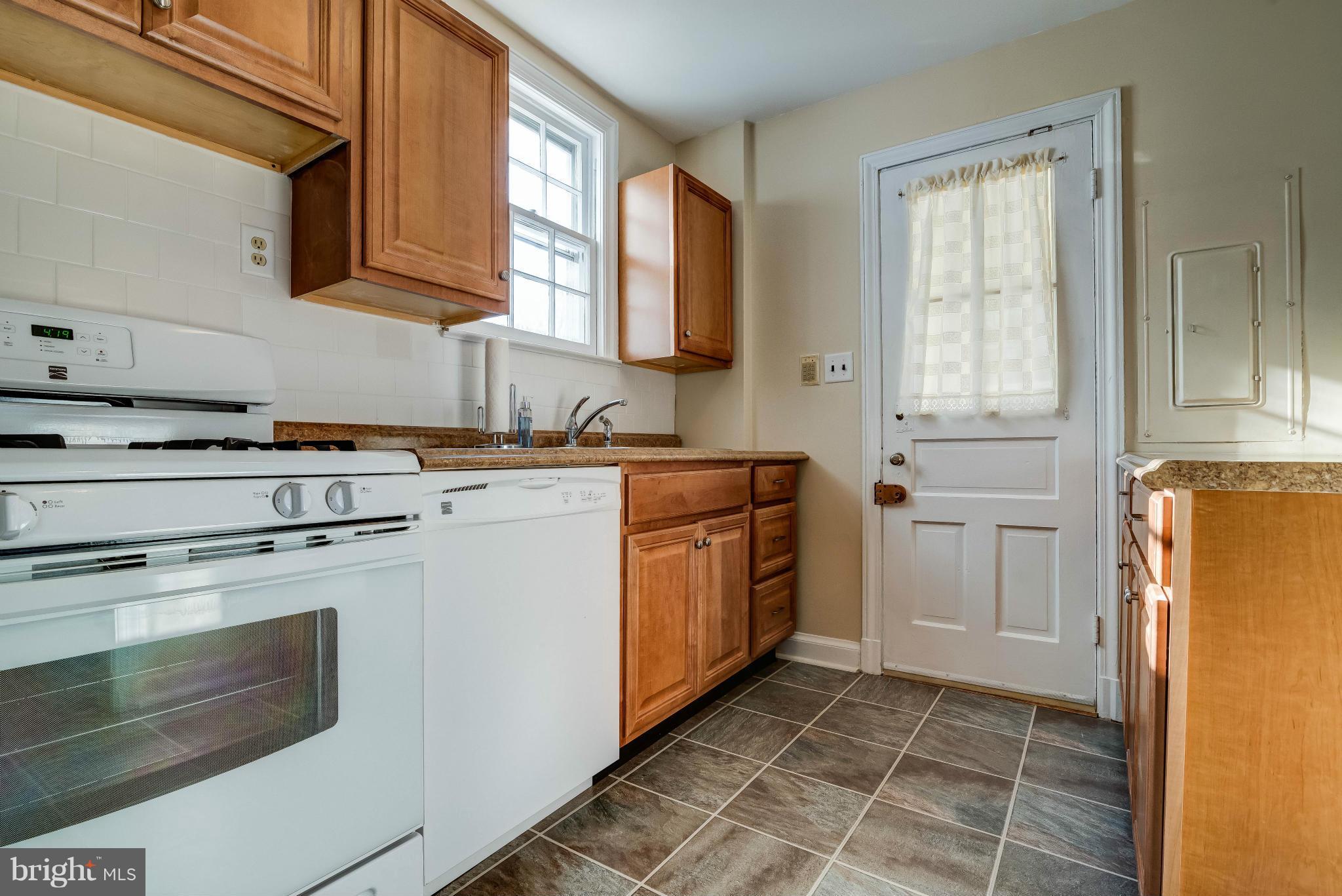 6205 Landover Road Cheverly, MD 20785 - Photo 5 of 30 Kitchen