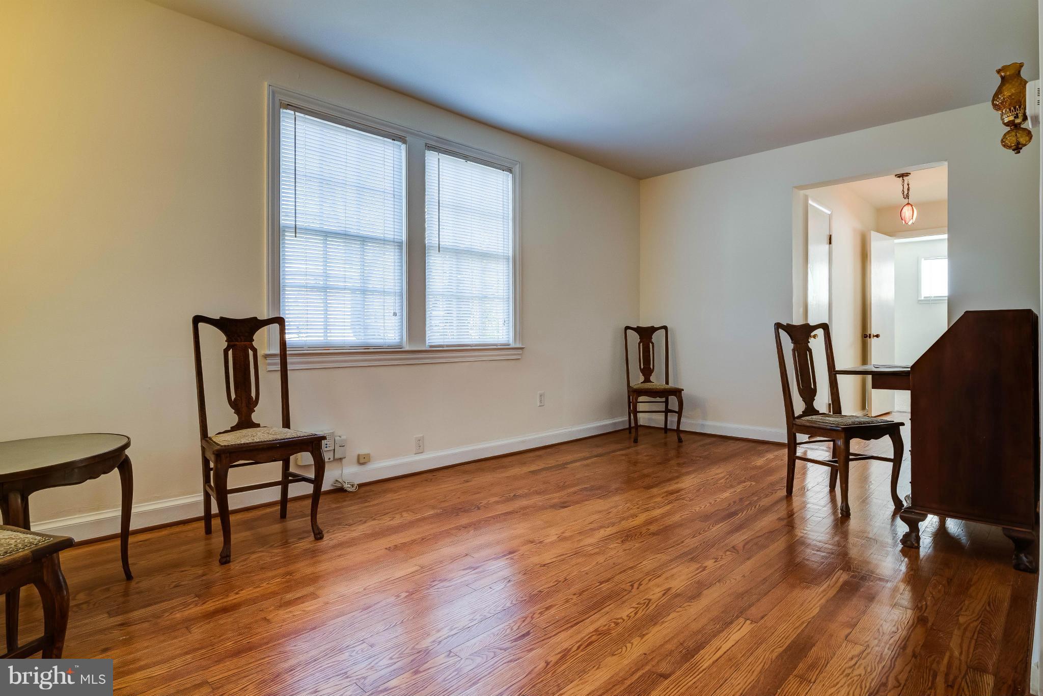 6205 Landover Road Cheverly, MD 20785 - Photo 9 of 30 Living Room