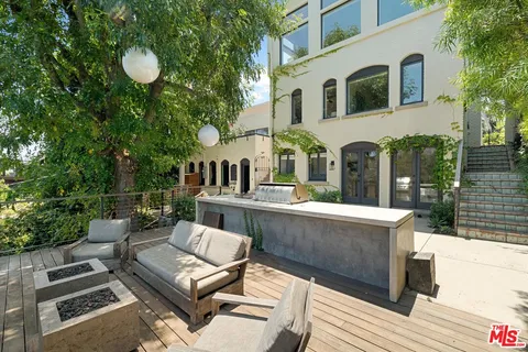 $3,995,000 | 2700 Glendower Avenue, Los Angeles, CA 90027