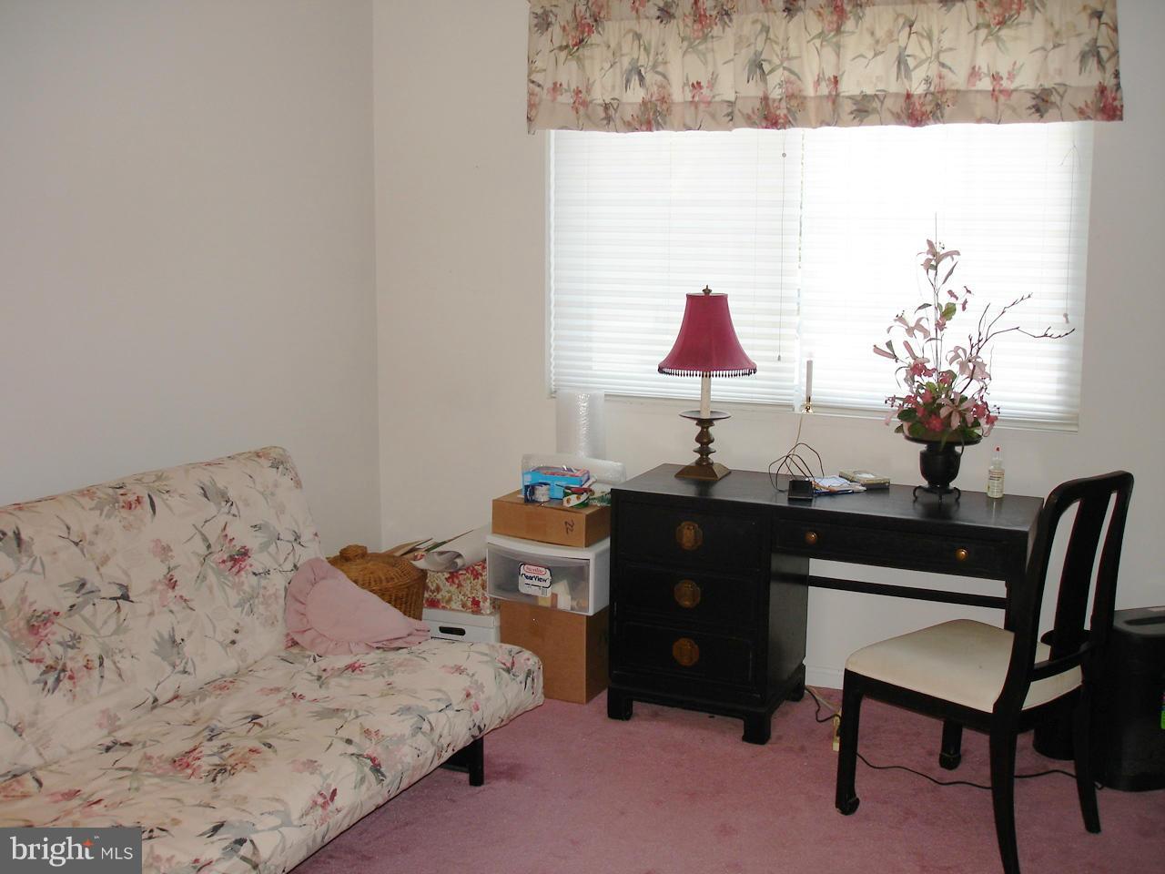 413 Rockfleet Road, Unit 101 Lutherville-Timonium, MD 21093 - Photo 15 of 27 SECOND BEDROOM / OFFICE/ DEN