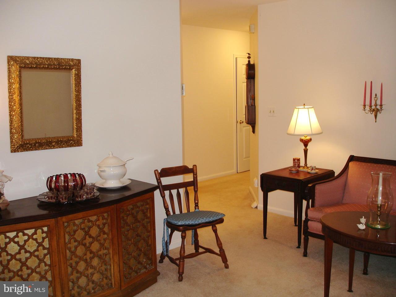 413 Rockfleet Road, Unit 101 Lutherville-Timonium, MD 21093 - Photo 19 of 27 Living Room