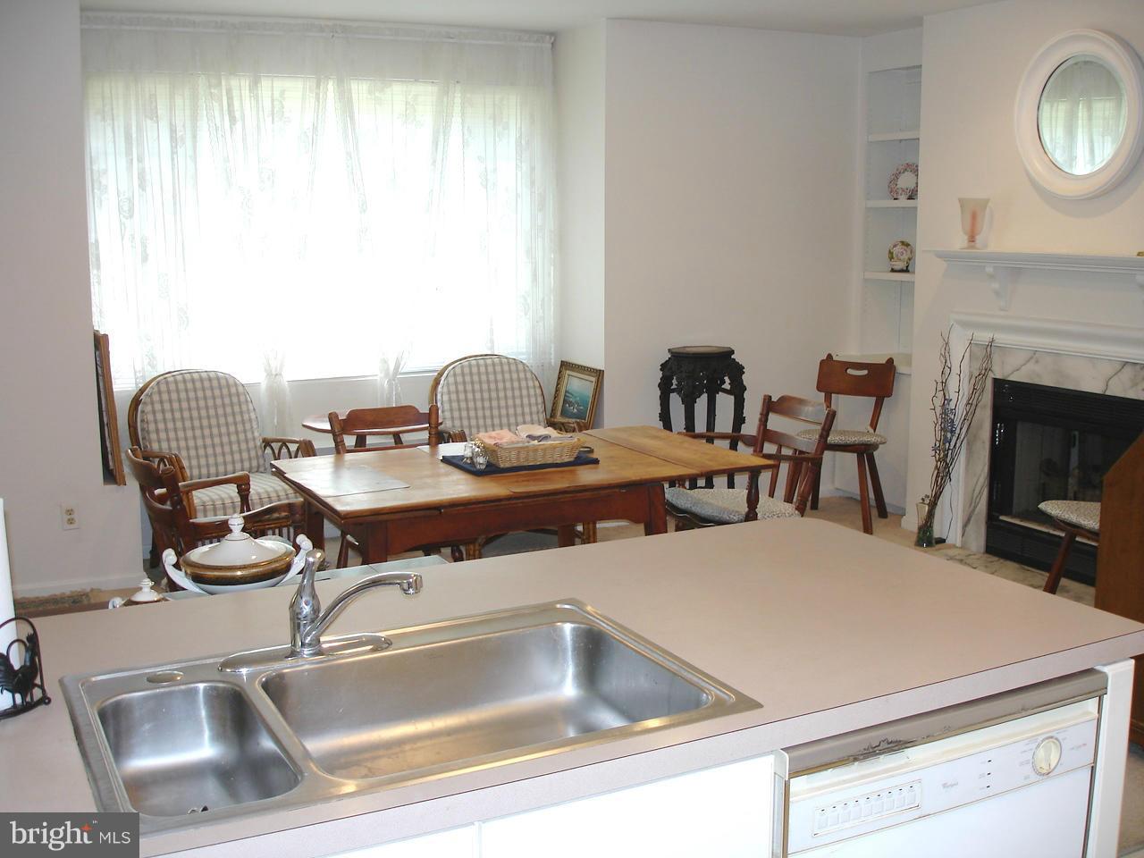 413 Rockfleet Road, Unit 101 Lutherville-Timonium, MD 21093 - Photo 6 of 27 KITCHEN / DINING ROOM VIEW