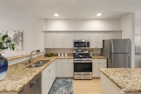 $699,950 | 9217 122nd Court Northeast, Unit 119, Kirkland, WA 98033