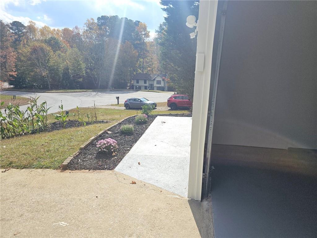 10085 Old Woodland Entry Johns Creek, GA 30022 - Photo 5 of 34 a view of a backyard