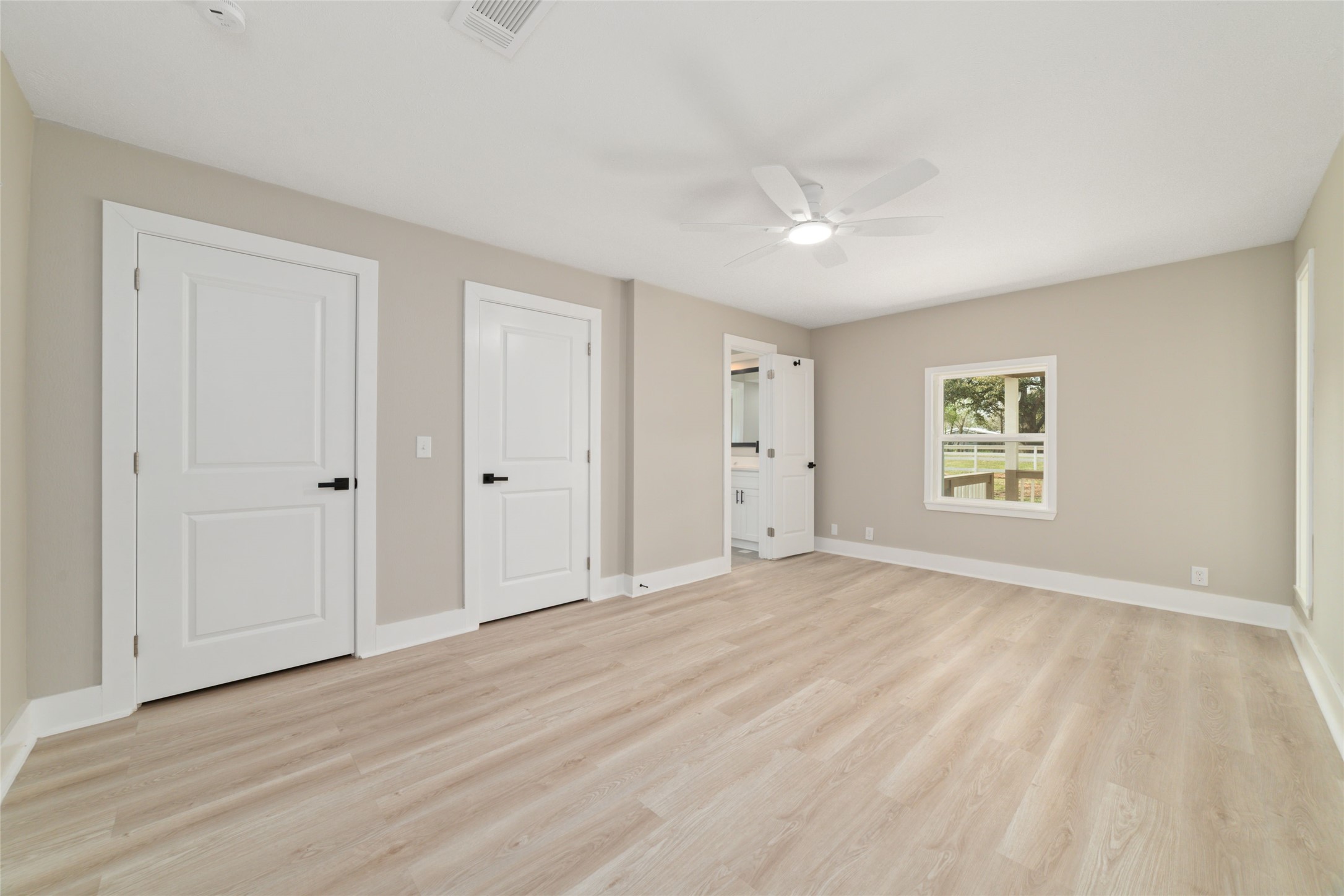 13431 Vrlla Road Guy, TX 77444 - Photo 13 of 32 a view of an empty room with a window