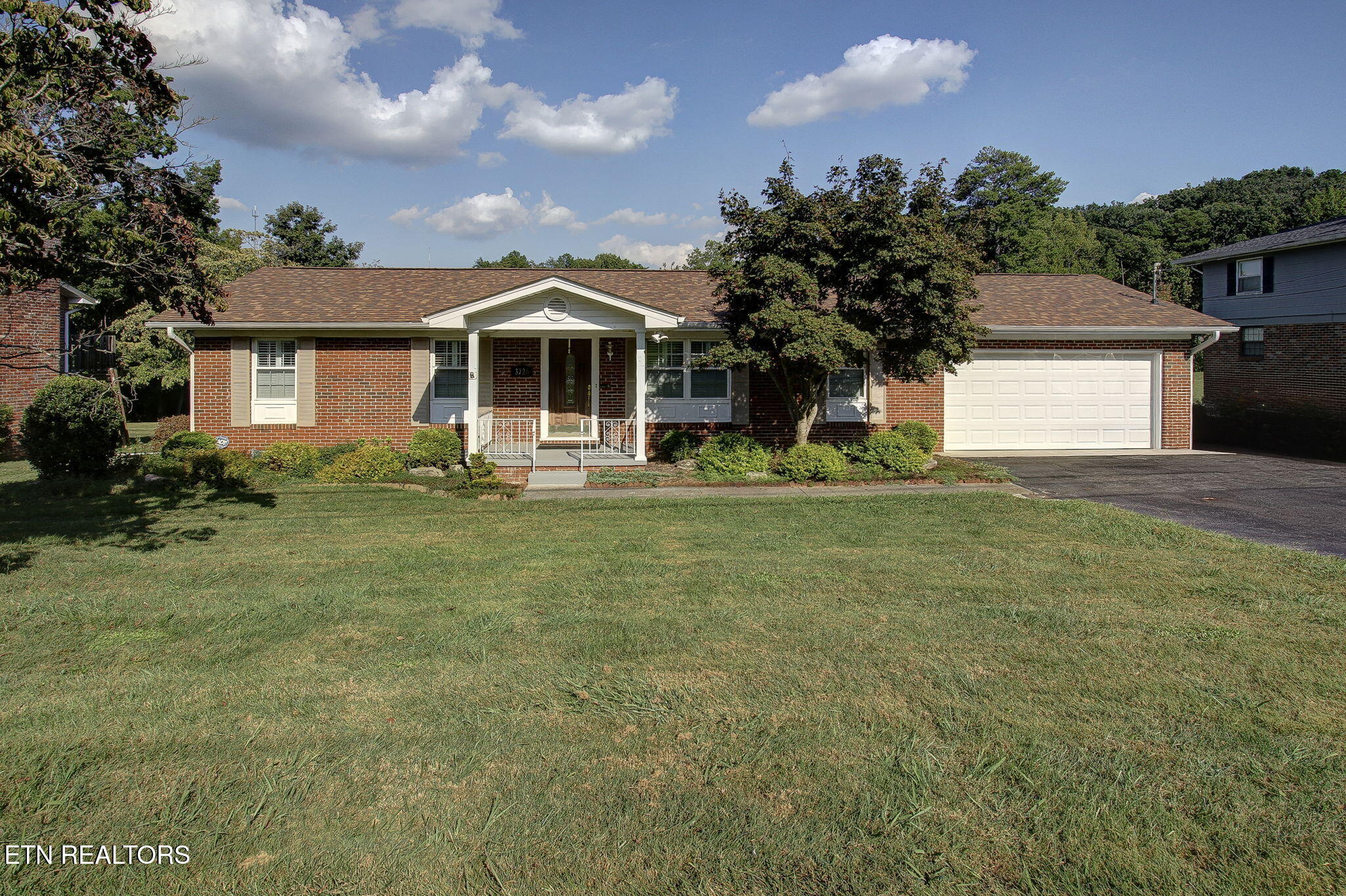 3726 Cherrylog Road Knoxville, TN 37921 - Photo 1 of 34 Front of Property