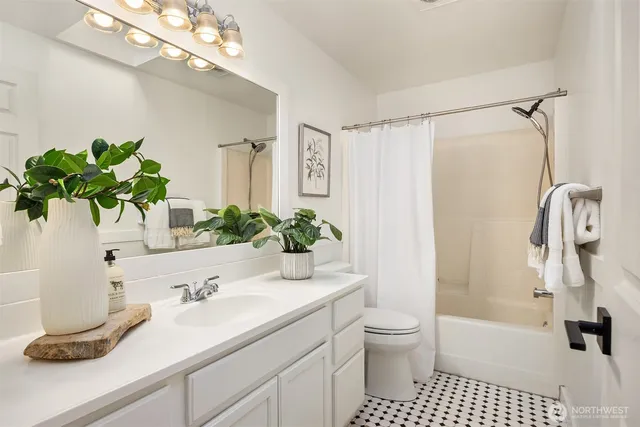 $1,395,000 | 1585 Park View Drive Northeast, Bainbridge Island, WA 98110