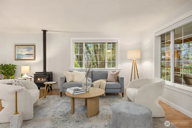 $1,395,000 | 1585 Park View Drive Northeast, Bainbridge Island, WA 98110