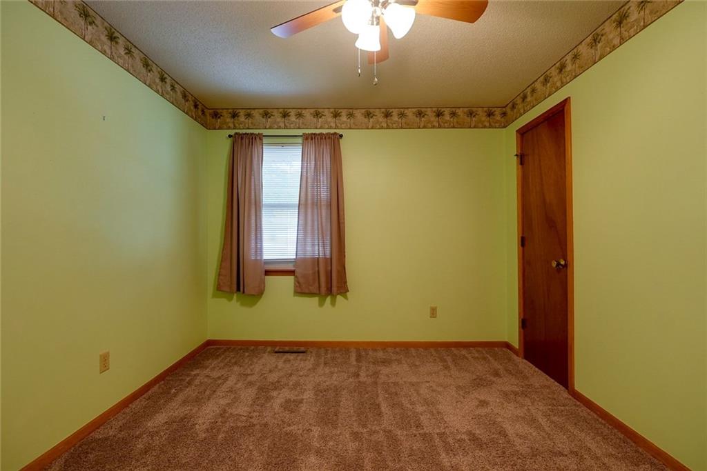 1211 North Davis Road Independence, MO 64056 - Photo 20 of 33
