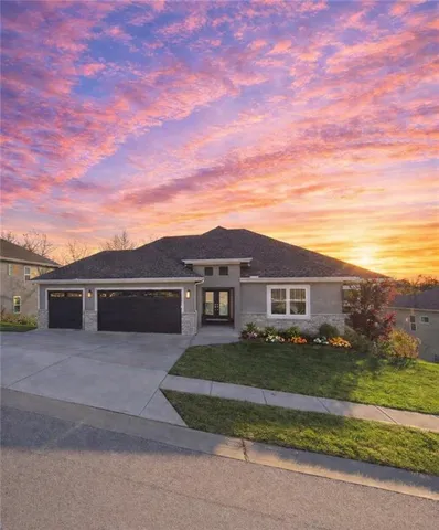 $625,000 | 9831 Promenade Drive, Parkville, MO 64152