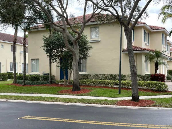 $399,000 | 3121 North Evergreen Circle, Boynton Beach, FL 33426