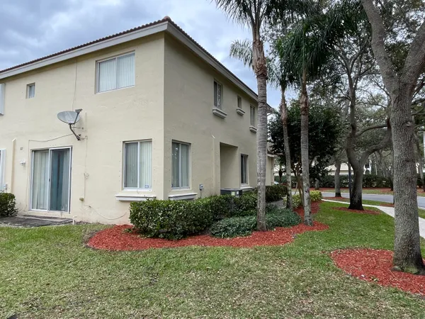$399,000 | 3121 North Evergreen Circle, Boynton Beach, FL 33426