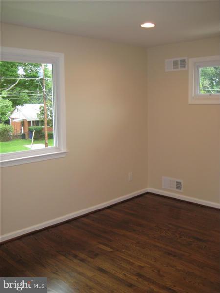723 Whitaker Terrace Silver Spring, MD 20901 - Photo 13 of 20 Exterior (General)