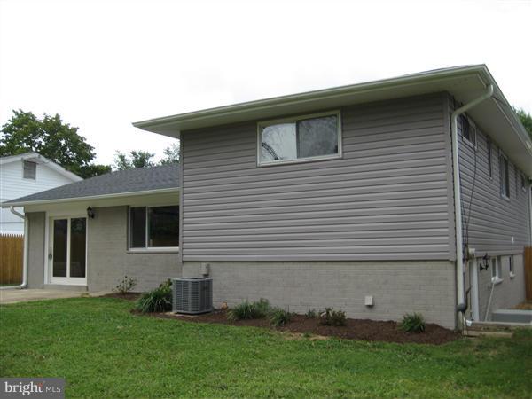 723 Whitaker Terrace Silver Spring, MD 20901 - Photo 4 of 20 Exterior (General)