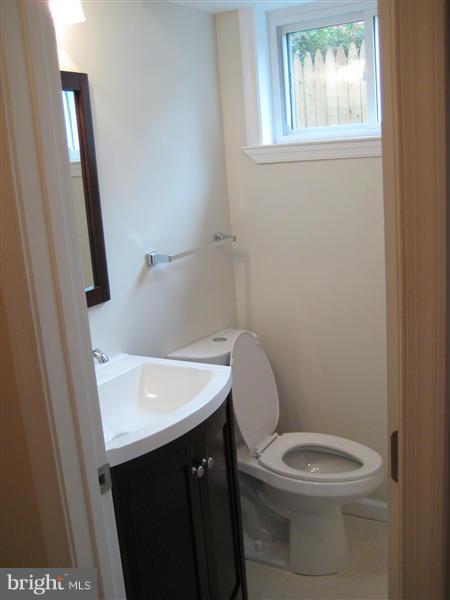 723 Whitaker Terrace Silver Spring, MD 20901 - Photo 8 of 20 Bath