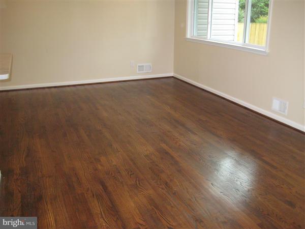 723 Whitaker Terrace Silver Spring, MD 20901 - Photo 10 of 20 Interior (General)