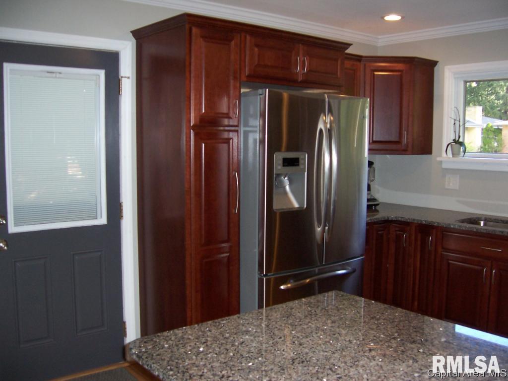 2113 Noble Avenue Springfield, IL 62704 - Photo 12 of 33 Gallery Image 12