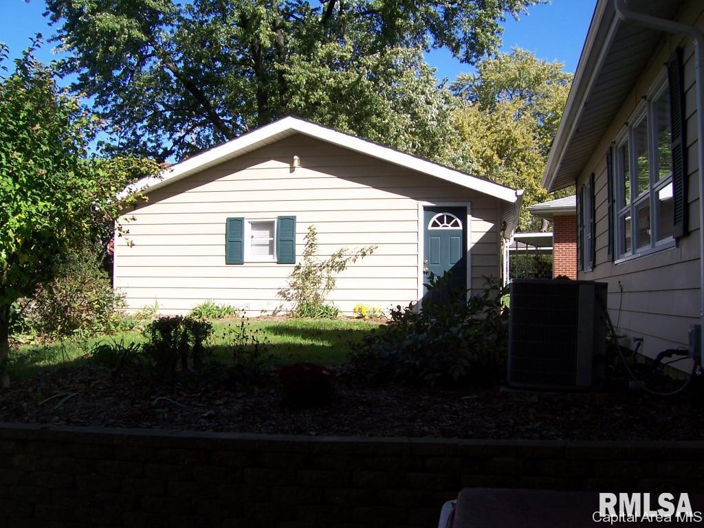 2113 Noble Avenue Springfield, IL 62704 - Photo 33 of 33 Gallery Image 33