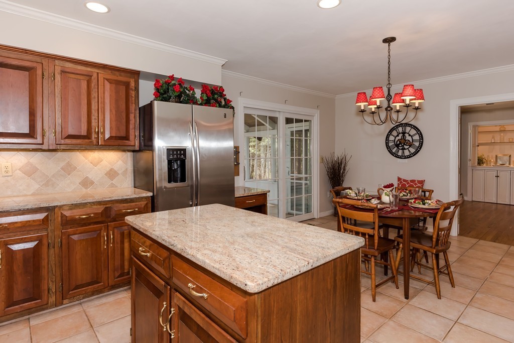 109 Bent Road Sudbury, MA 01776 - Photo 9 of 27 Gallery Image 9