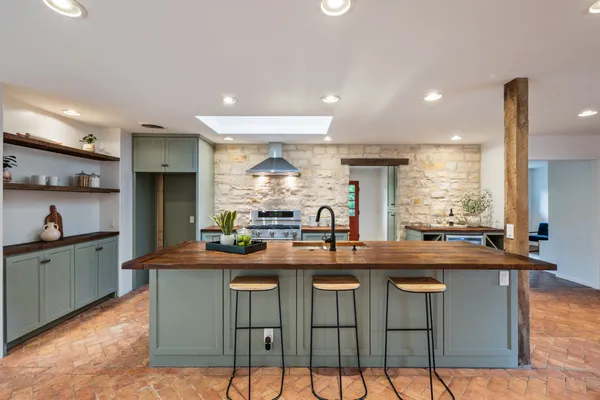 $950,000 | 7605 Silverplume Circle, Austin, TX 78757