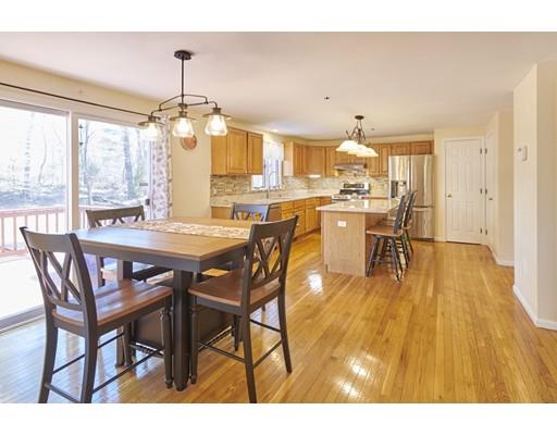 8 Red Maple Road Haverhill, MA 01832 - Photo 5 of 29