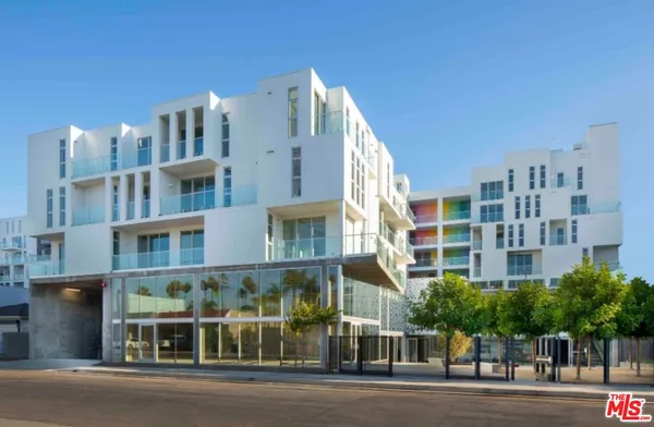$5,695 | 13448 Beach Avenue, Unit PH7313, Marina del Rey, CA 90292