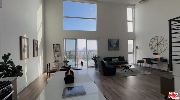 $5,695 | 13448 Beach Avenue, Unit PH7313, Marina del Rey, CA 90292
