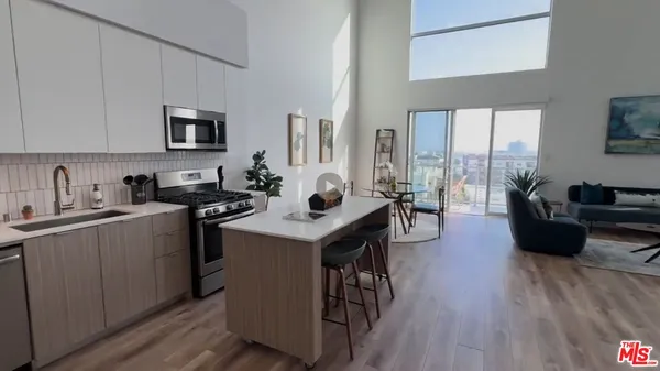 $5,695 | 13448 Beach Avenue, Unit PH7313, Marina del Rey, CA 90292