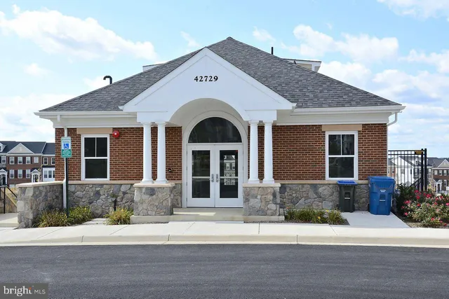 $2,650 | 20630 Sibbald Square, Ashburn, VA 20147