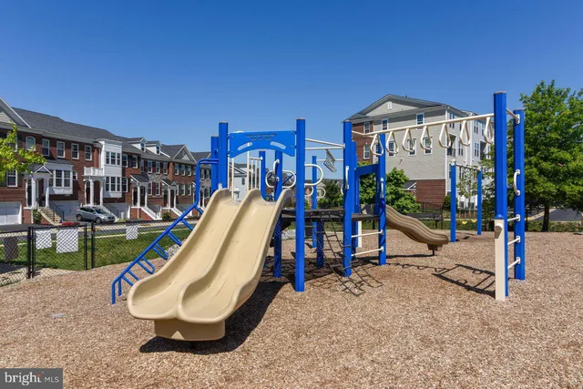 $2,650 | 20630 Sibbald Square, Ashburn, VA 20147