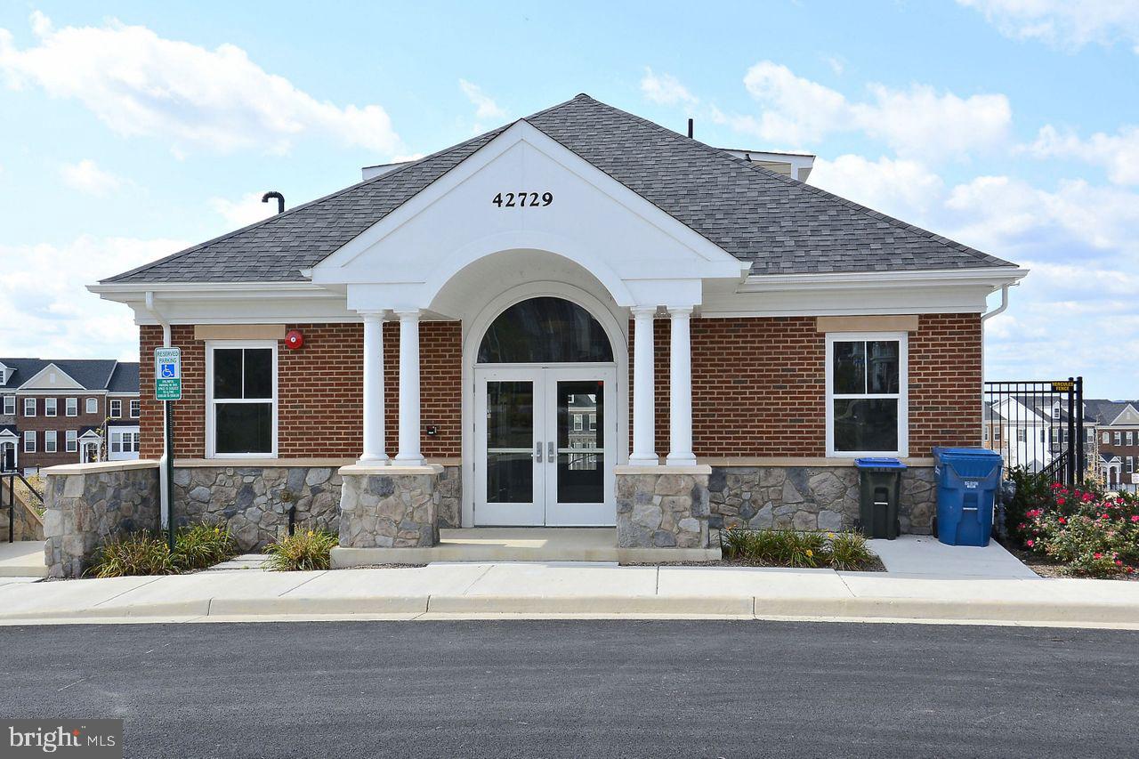 20630 Sibbald Square Ashburn, VA 20147 - Photo 6 of 8