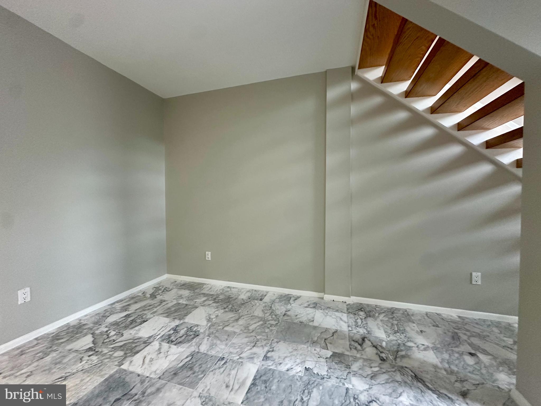1975 Lakeport Way Reston, VA 20191 - Photo 12 of 35