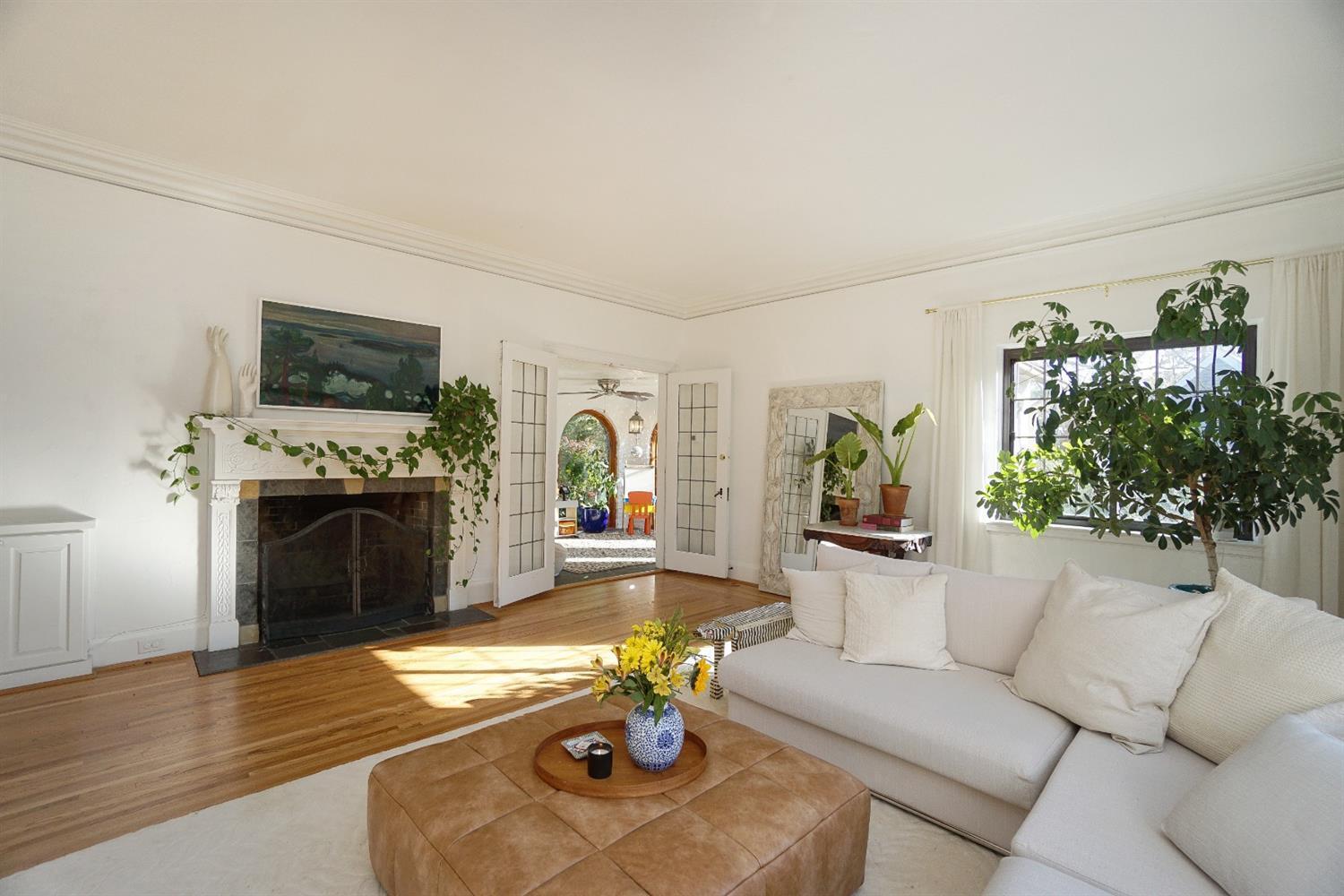 1161 Edwards Road Cincinnati, OH 45208 - Photo 7 of 50 Gallery Image 7