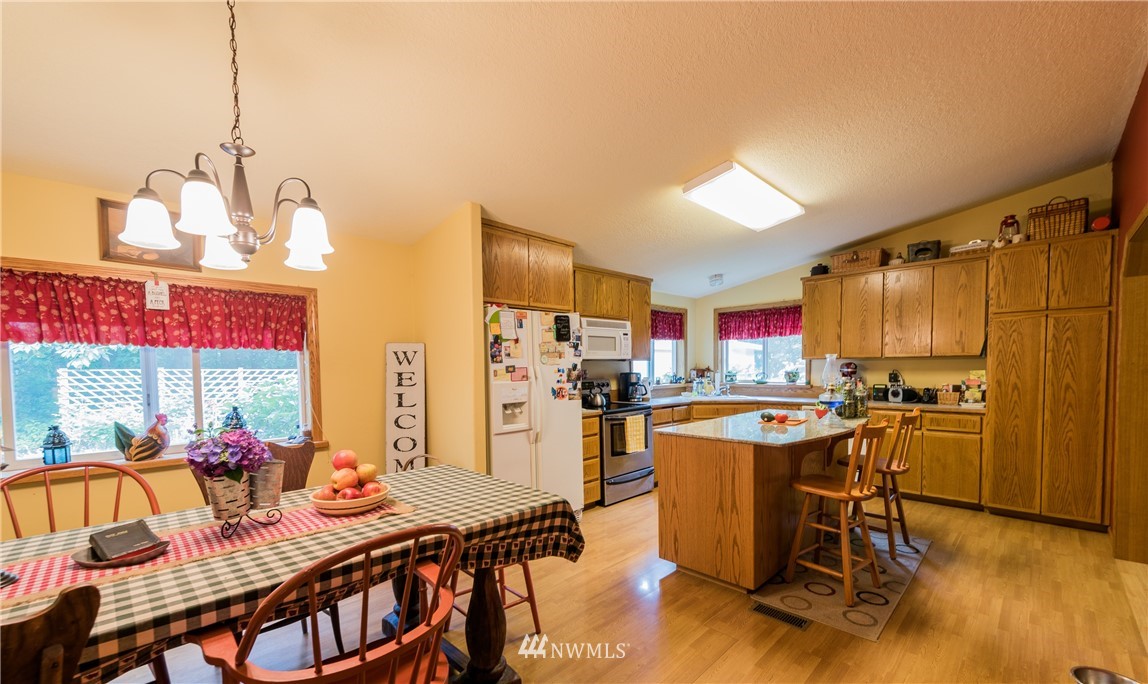 1824 East Pole Road Everson, WA 98247 - Photo 4 of 16