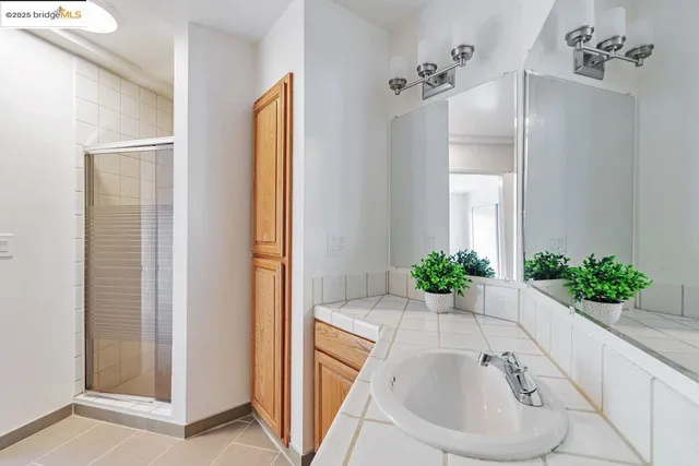 $1,199,000 | 6659 Exeter Drive, Oakland, CA 94611