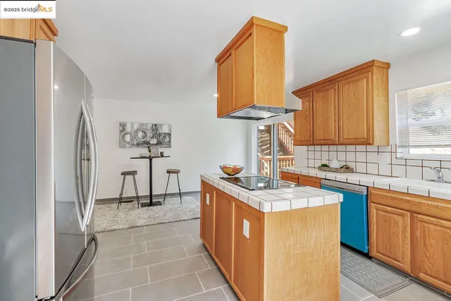 $1,199,000 | 6659 Exeter Drive, Oakland, CA 94611