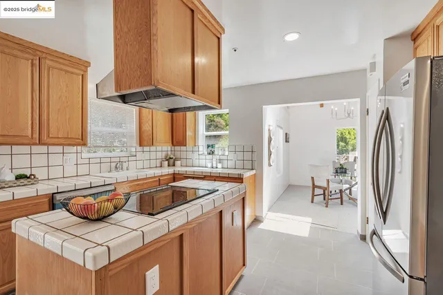 $1,199,000 | 6659 Exeter Drive, Oakland, CA 94611