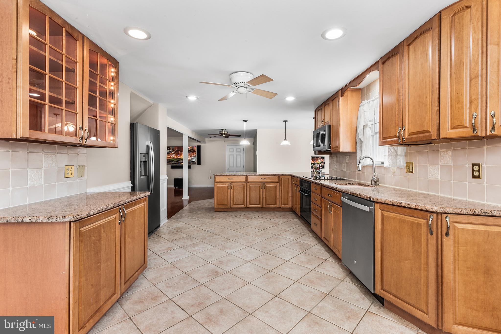 2747 Springhill Road Secane, PA 19018 - Photo 17 of 40 Kitchen