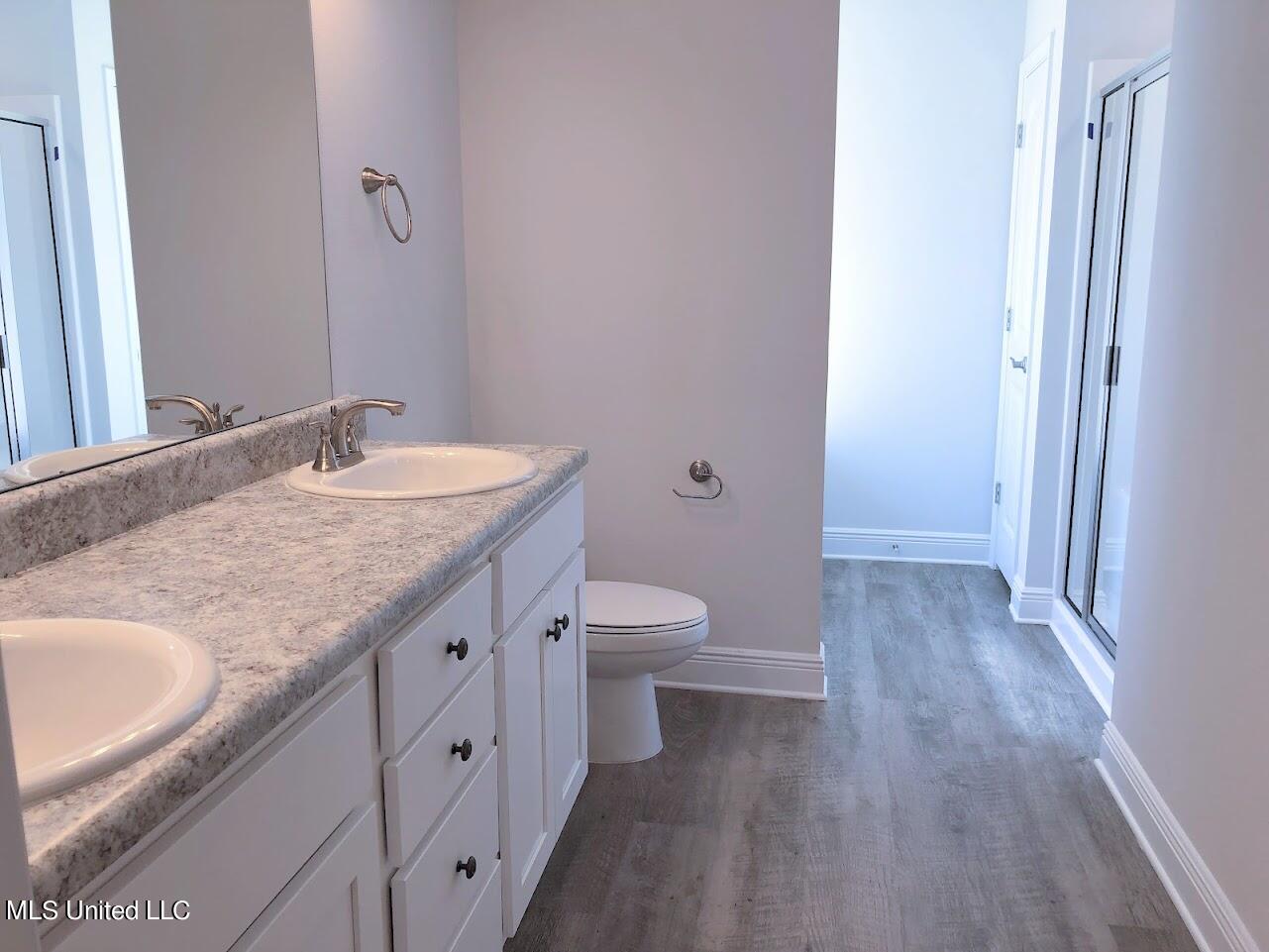 6262 Roxanne Way Biloxi, MS 39532 - Photo 11 of 29 lot 63 master bath