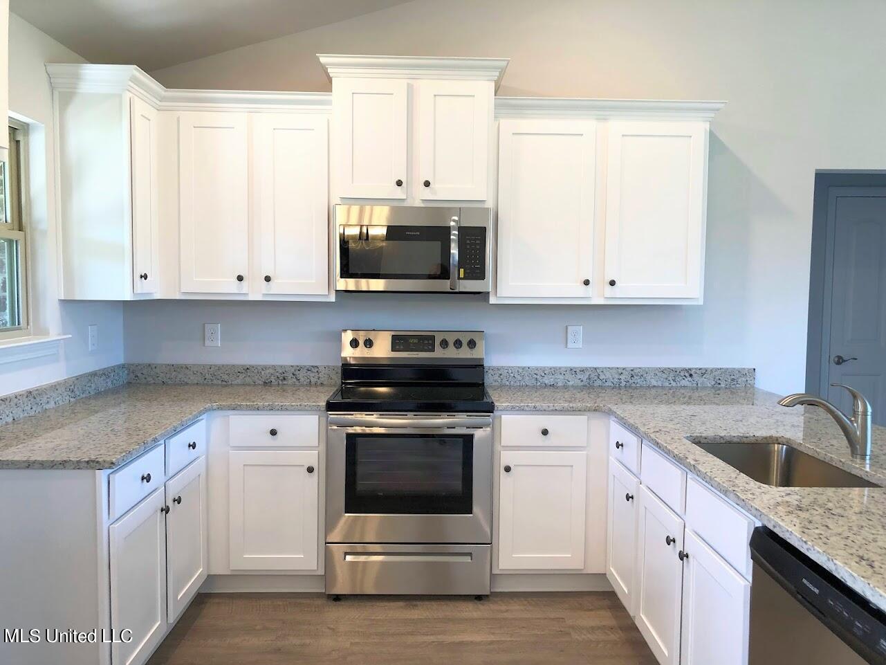 lot 63 kitchen 4