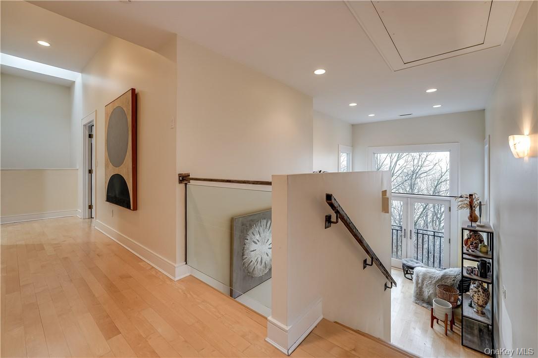 910 Rte 9W Nyack, NY 10960 - Photo 25 of 36 5th Landing