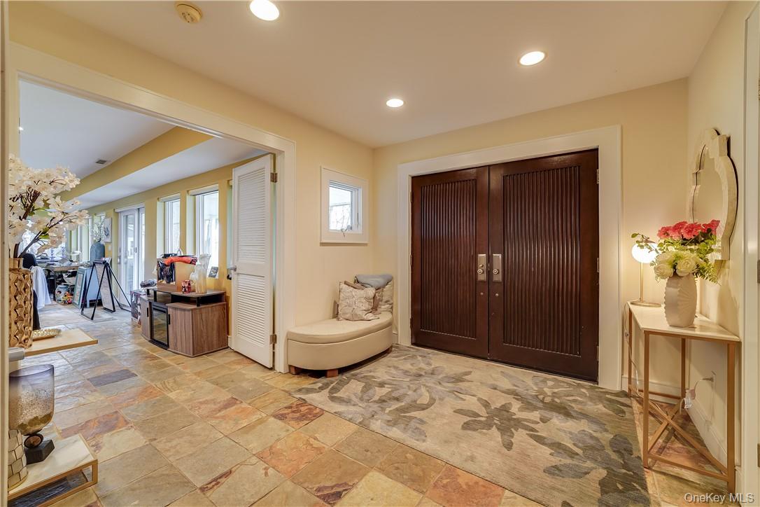 910 Rte 9W Nyack, NY 10960 - Photo 10 of 36 Foyer