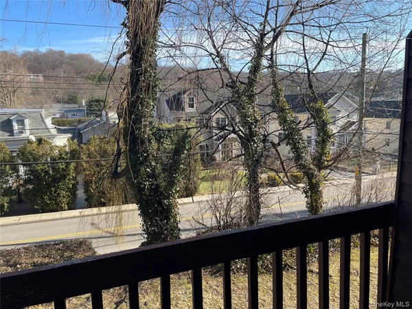 $435,000 | 15 Davids Lane, Ossining, NY 10562
