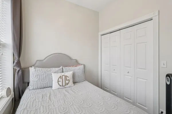 $299,900 | 1712 North Washtenaw Avenue, Unit 2F, Chicago, IL 60647