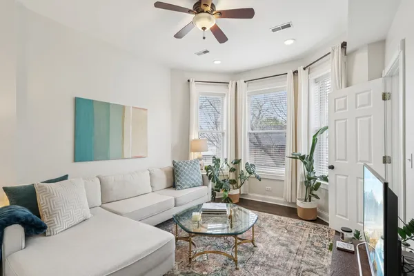 $299,900 | 1712 North Washtenaw Avenue, Unit 2F, Chicago, IL 60647