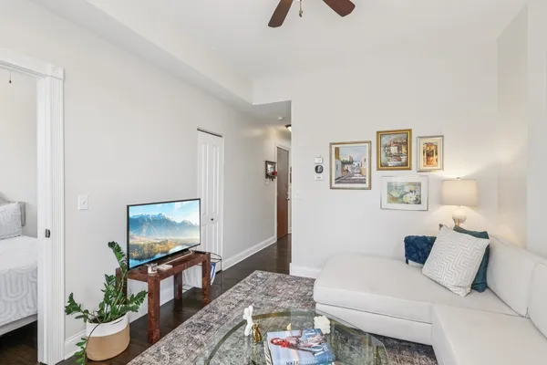 $299,900 | 1712 North Washtenaw Avenue, Unit 2F, Chicago, IL 60647